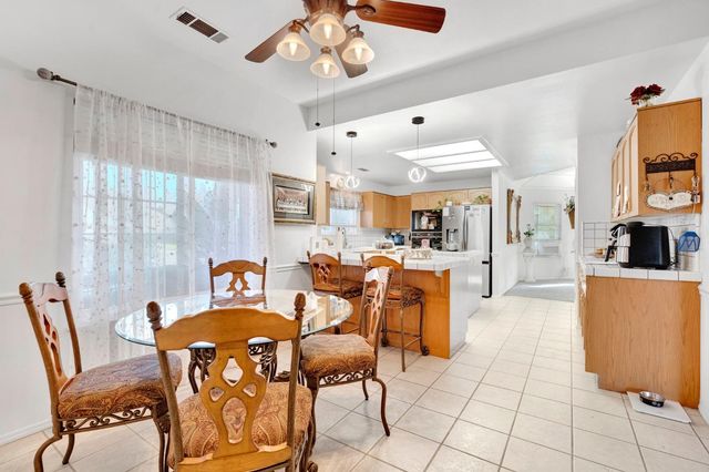 211 W Paul Avenue, Clovis, CA 93612