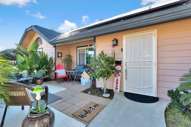 211 W Paul Avenue, Clovis, CA 93612