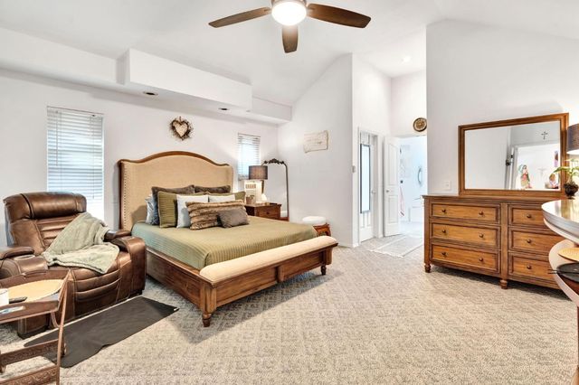 211 W Paul Avenue, Clovis, CA 93612