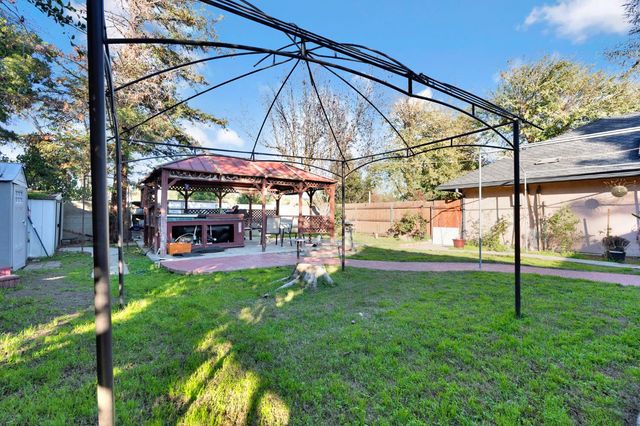 211 W Paul Avenue, Clovis, CA 93612