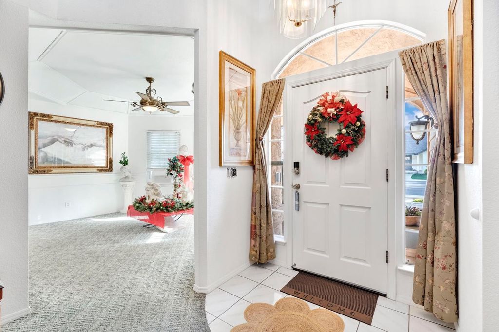 Image 4 of property listing at 211 W Paul Avenue, Clovis, CA 93612