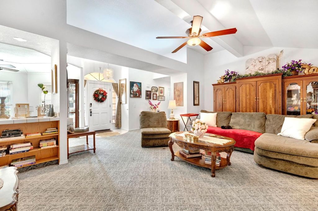 Image 8 of property listing at 211 W Paul Avenue, Clovis, CA 93612