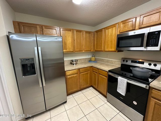 6099 MAGGIES Circle 109, Jacksonville, FL 32244