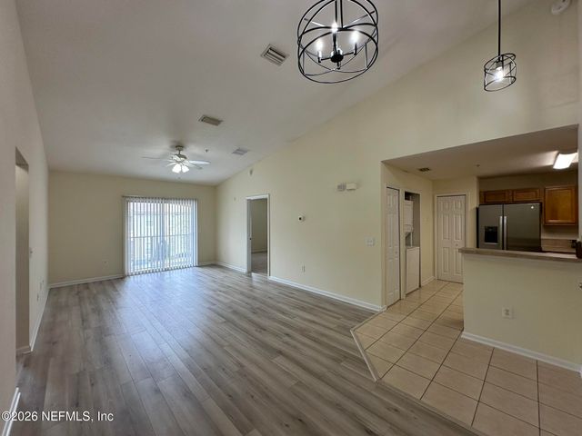 6099 MAGGIES Circle 109, Jacksonville, FL 32244