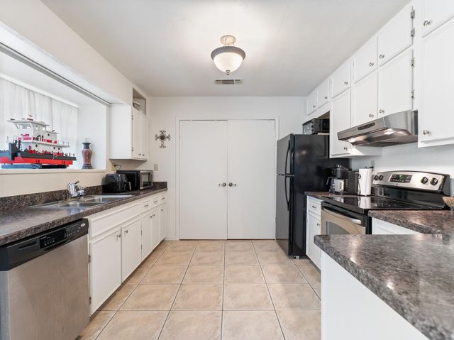 1103 Green Avenue, Palacios, TX 77465