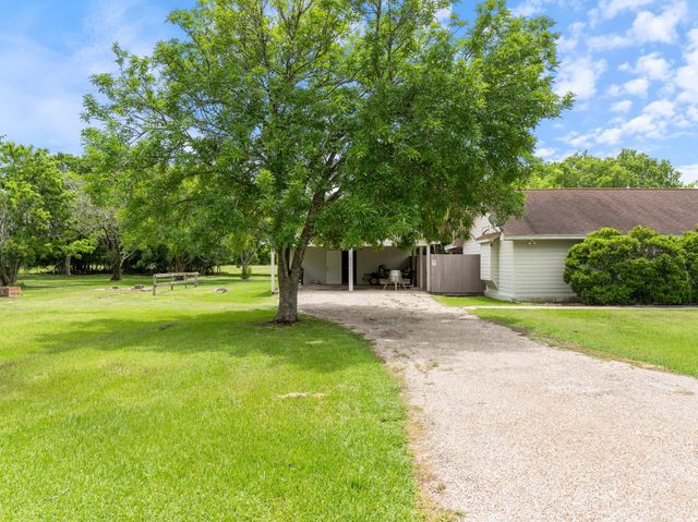 1103 Green Avenue, Palacios, TX 77465