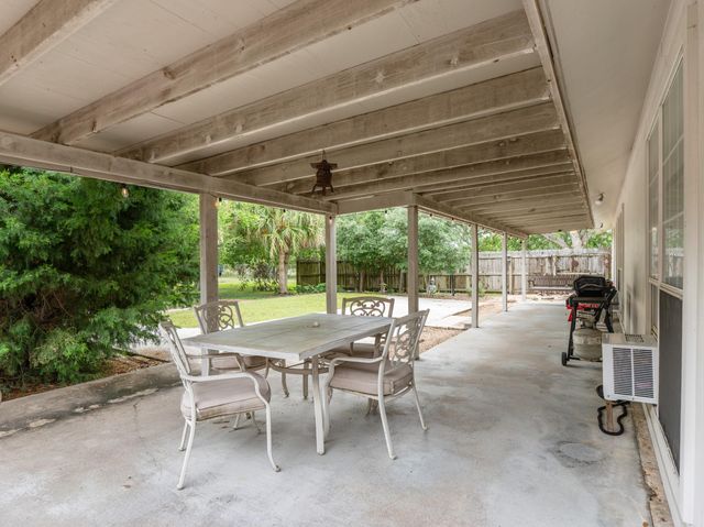 1103 Green Avenue, Palacios, TX 77465