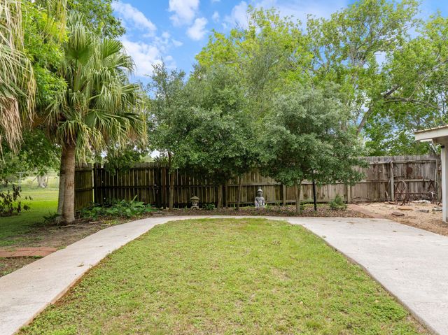 1103 Green Avenue, Palacios, TX 77465