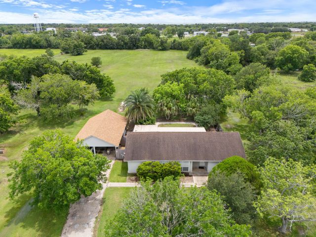 1103 Green Avenue, Palacios, TX 77465
