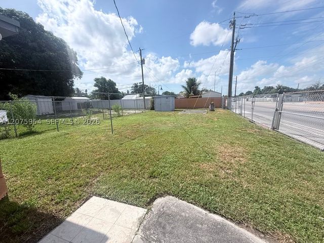 3190 NW 97th St, Miami, FL 33147