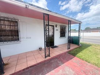 3190 NW 97th St, Miami, FL 33147