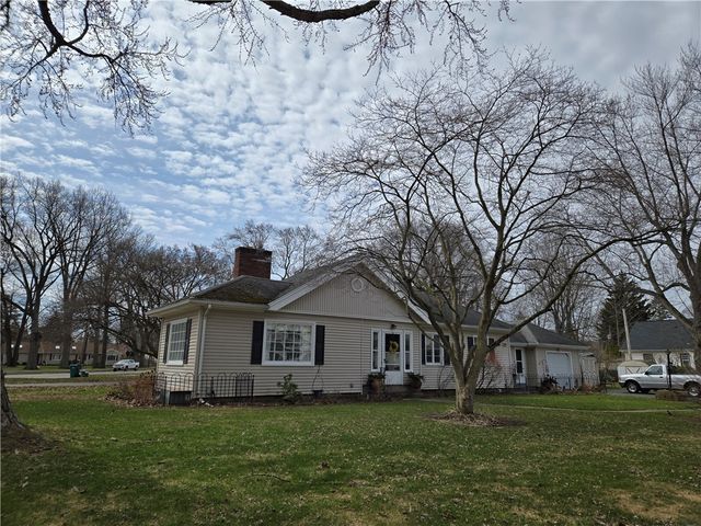 145 Pontiac Drive, Irondequoit, NY 14617