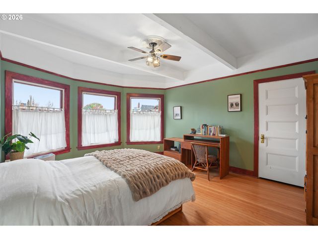 2358 Nw LOVEJOY St, Portland, OR 97210
