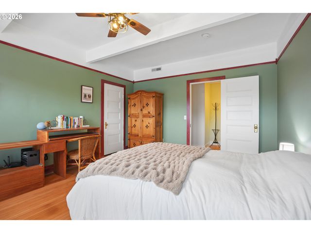 2358 Nw LOVEJOY St, Portland, OR 97210