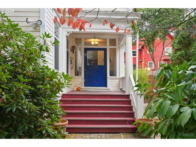 2358 Nw LOVEJOY St, Portland, OR 97210