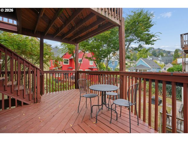 2358 Nw LOVEJOY St, Portland, OR 97210