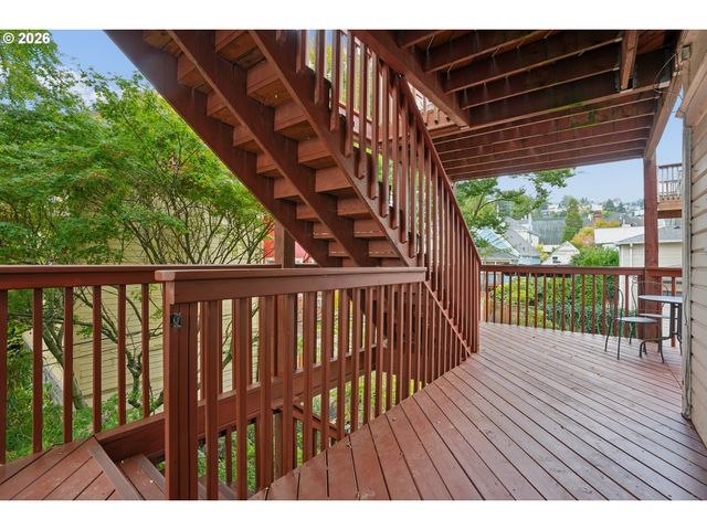 2358 Nw LOVEJOY St, Portland, OR 97210