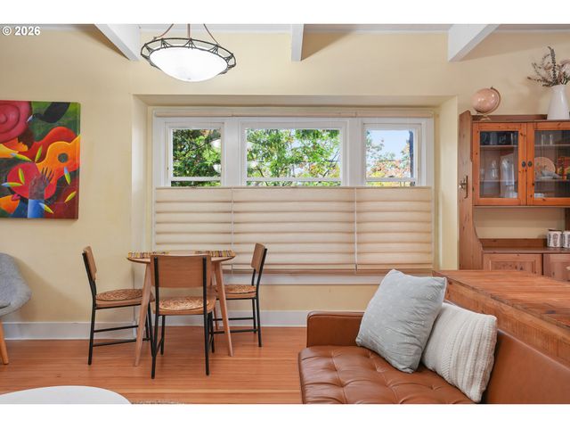 2358 Nw LOVEJOY St, Portland, OR 97210