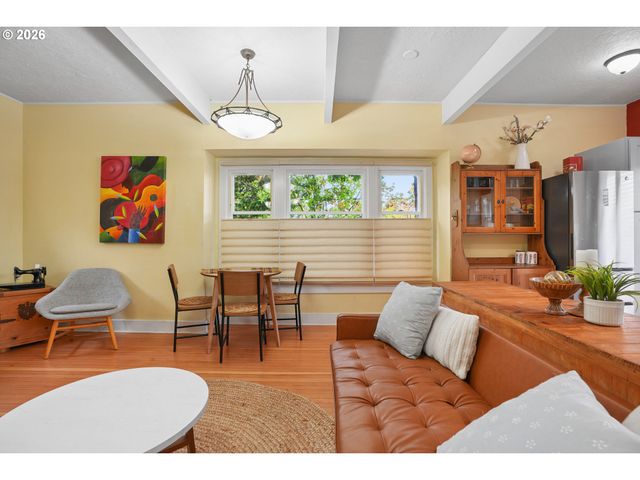 2358 Nw LOVEJOY St, Portland, OR 97210