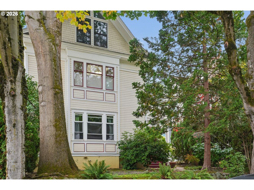2358 Nw LOVEJOY St, Portland, OR 97210