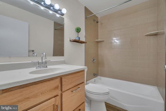 41 SUMMIT CT, Marlton, NJ 08053