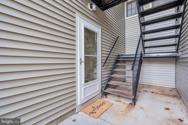 41 SUMMIT CT, Marlton, NJ 08053