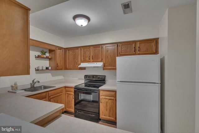 41 SUMMIT CT, Marlton, NJ 08053