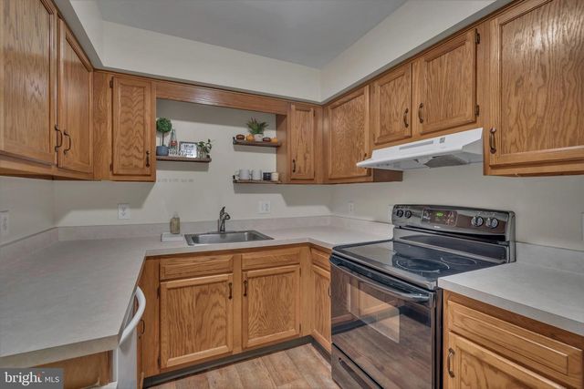 41 SUMMIT CT, Marlton, NJ 08053