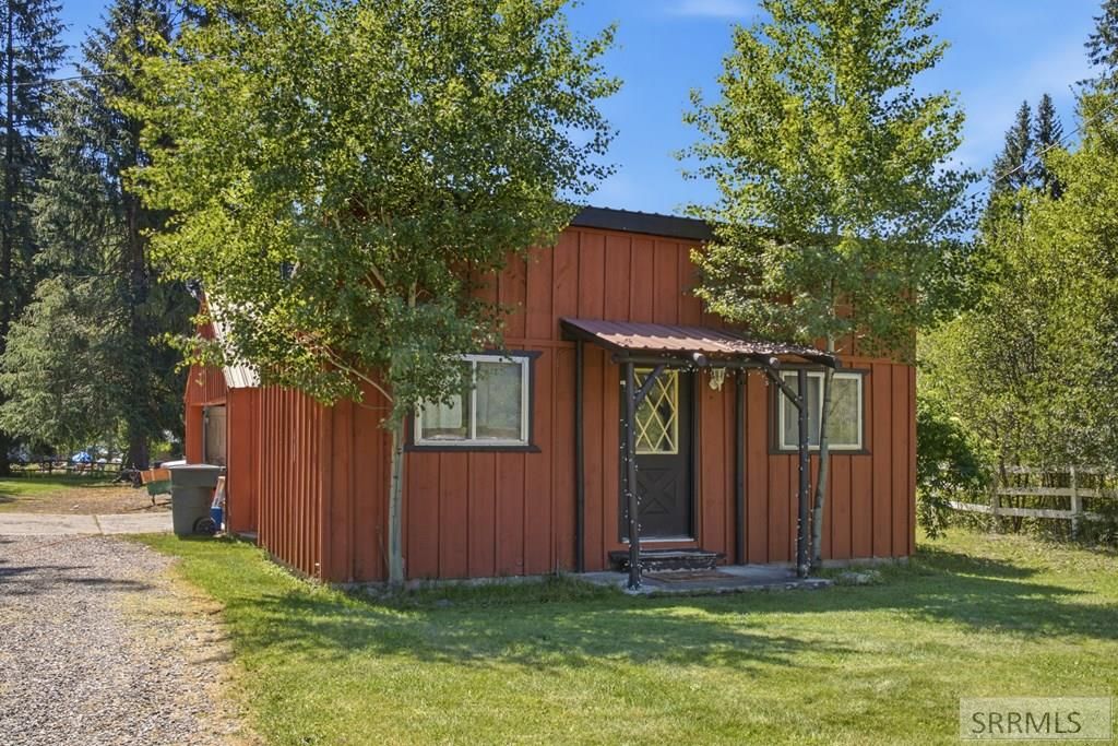 Image 35 of property listing at 3127 N Highway 93, Gibbonsville, ID 83463