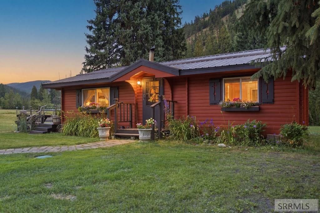 Image 42 of property listing at 3127 N Highway 93, Gibbonsville, ID 83463