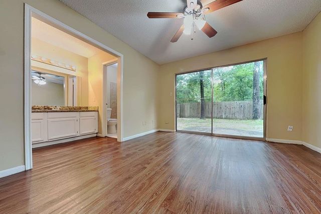 11 Brentwood Oaks Court, The Woodlands, TX 77381