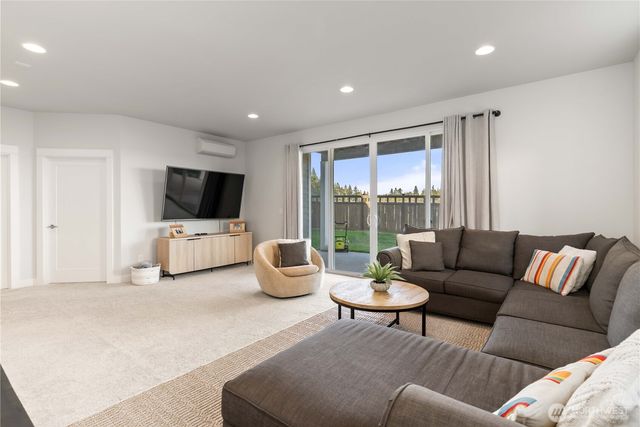 33473 Walnut Avenue SE, Black Diamond, WA 98010