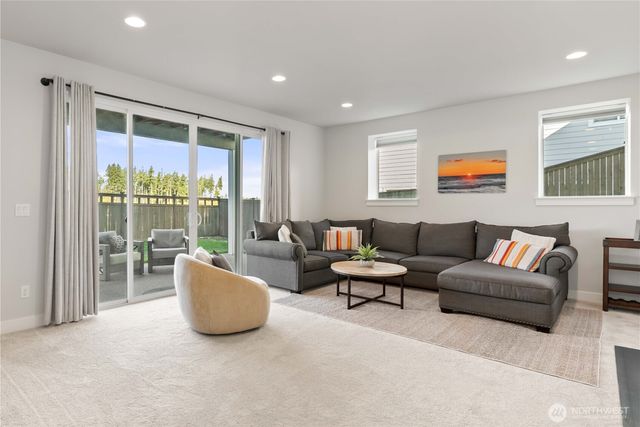 33473 Walnut Avenue SE, Black Diamond, WA 98010