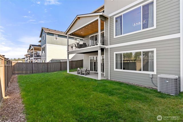 33473 Walnut Avenue SE, Black Diamond, WA 98010