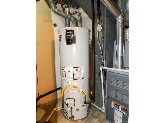 2950 Lancaster Dr, Pueblo, CO 81005