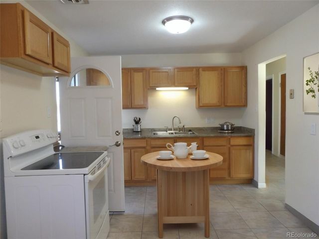 2950 Lancaster Dr, Pueblo, CO 81005