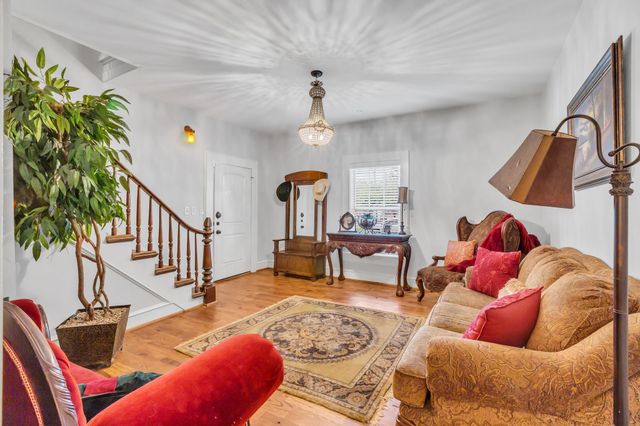701 Johnson, Terrell, TX 75160