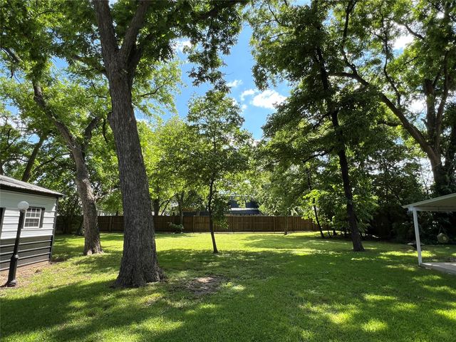 701 Johnson, Terrell, TX 75160