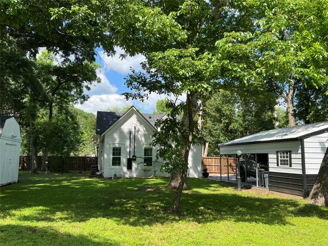 701 Johnson, Terrell, TX 75160