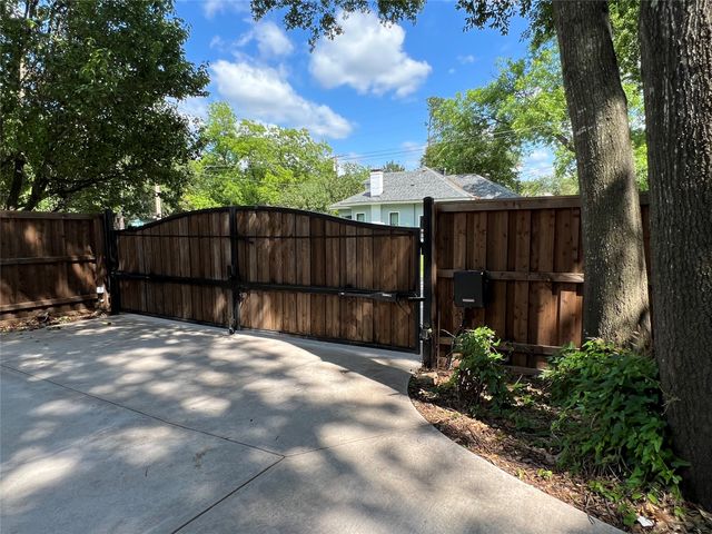 701 Johnson, Terrell, TX 75160