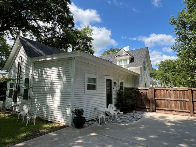701 Johnson, Terrell, TX 75160