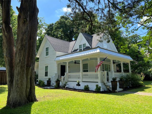 701 Johnson, Terrell, TX 75160