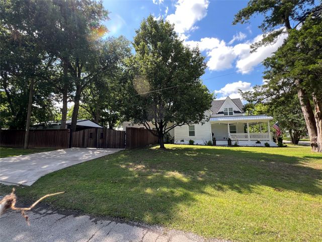 701 Johnson, Terrell, TX 75160