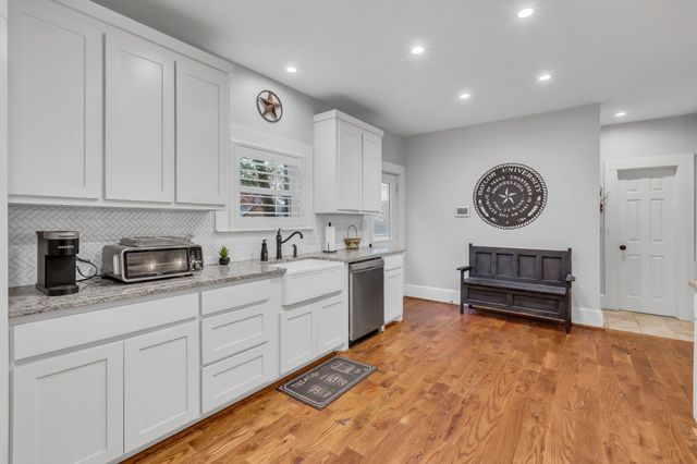 701 Johnson, Terrell, TX 75160