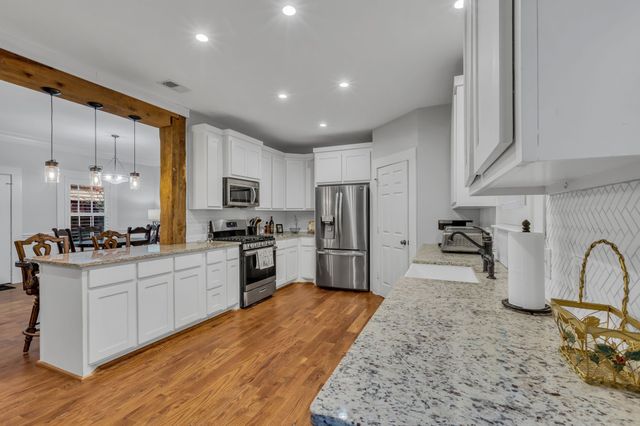 701 Johnson, Terrell, TX 75160