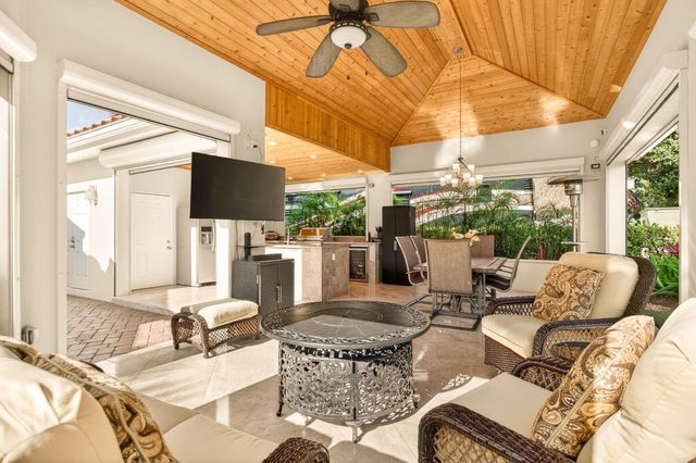 391 Sundial Circle 391, Pompano Beach, FL 33068