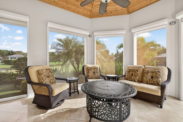 391 Sundial Circle 391, Pompano Beach, FL 33068