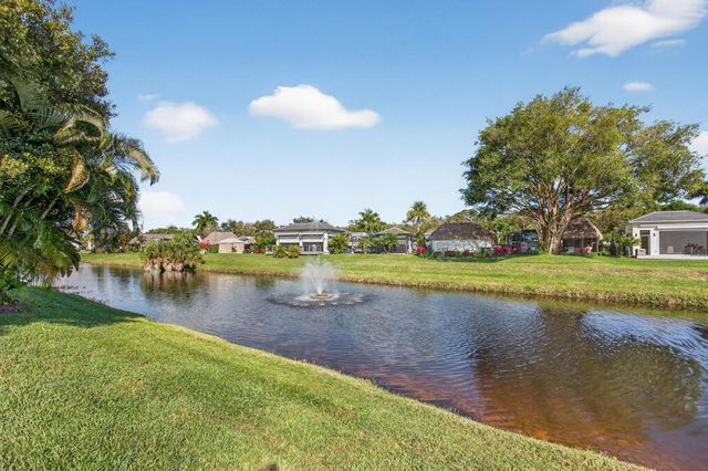 391 Sundial Circle 391, Pompano Beach, FL 33068