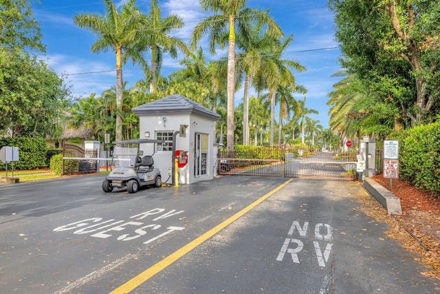 391 Sundial Circle 391, Pompano Beach, FL 33068