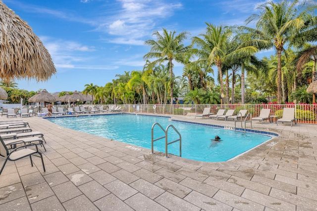 391 Sundial Circle 391, Pompano Beach, FL 33068